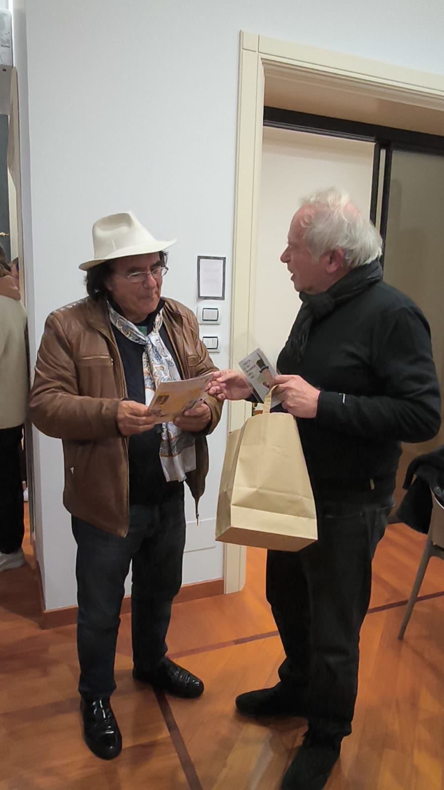 Gallery: Confapi Cuneo canta "Felicità": visita di Al Bano negli uffici di Corso Nizza - 17