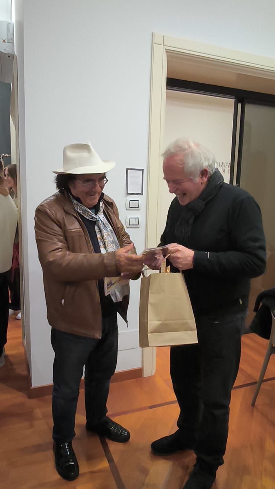 Gallery: Confapi Cuneo canta "Felicità": visita di Al Bano negli uffici di Corso Nizza - 4