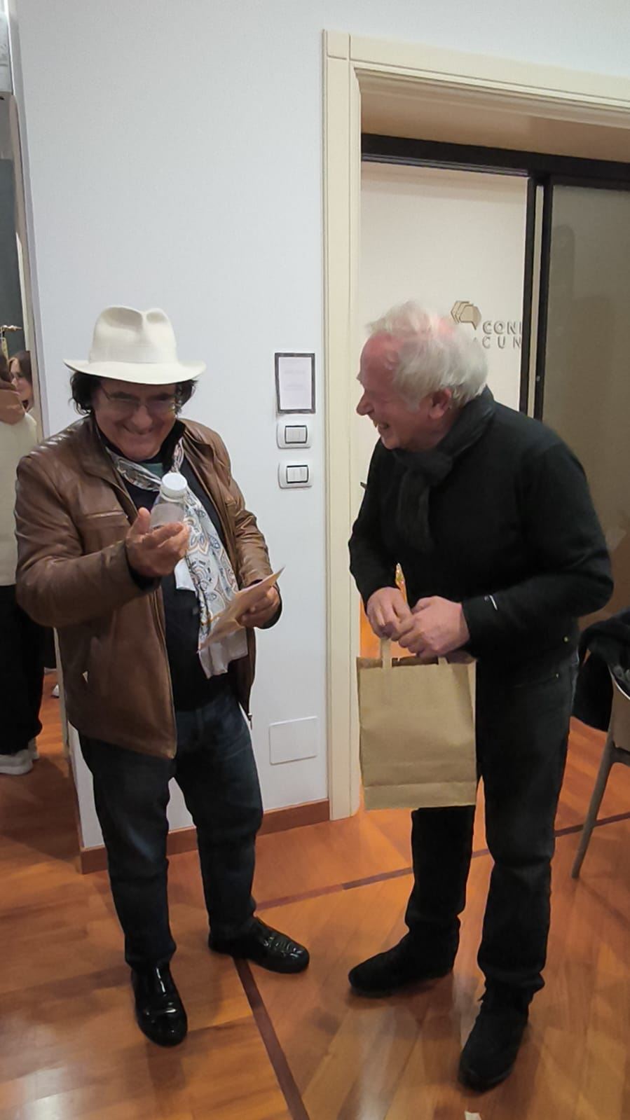 Gallery: Confapi Cuneo canta "Felicità": visita di Al Bano negli uffici di Corso Nizza - 7