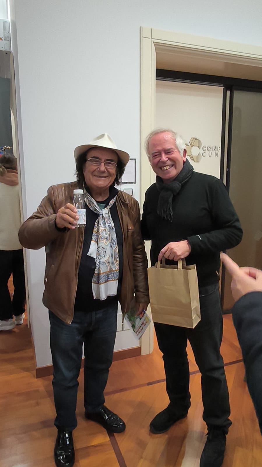 Gallery: Confapi Cuneo canta "Felicità": visita di Al Bano negli uffici di Corso Nizza - 8