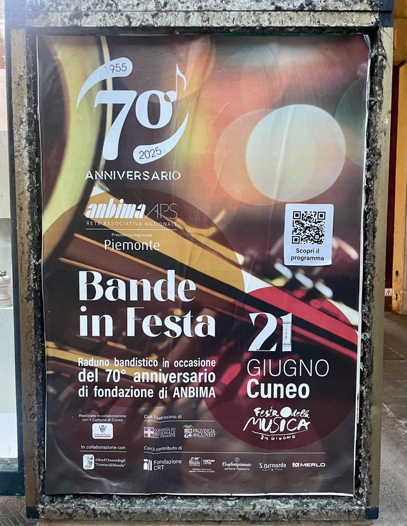 Gallery: Uomini di Mondo presenti alla grande sfilata delle bande musicali a Cuneo - 1